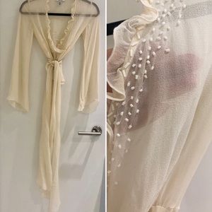 Laundry by Shelli Segal blouse.  Very femme✨